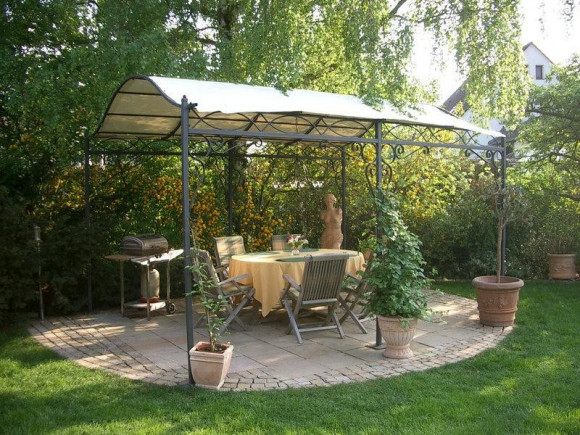 Massiver Carport- Pavillon