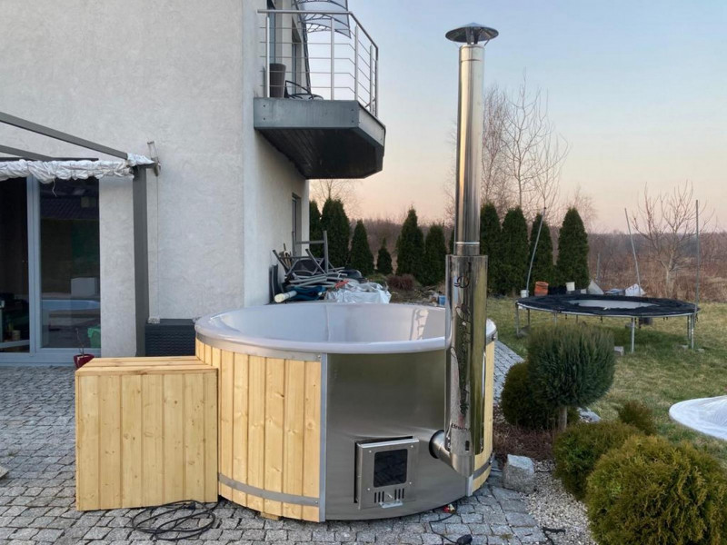 Thermoholz Outdoor Whirlpool BadeFass mit Interner Holzofen Ø 2 m